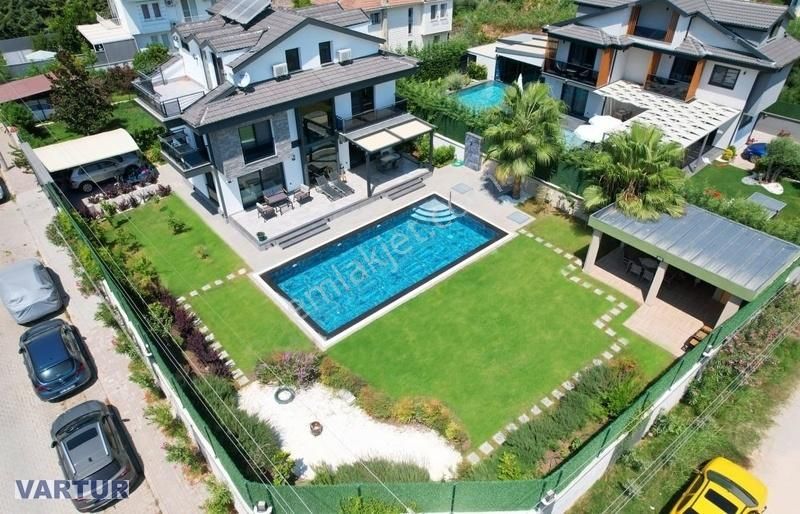 Fethiye Çalış Plajına 400 Metre Mesafede Müstakil Villa