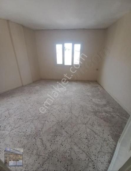 Yılmazlar Mah.120 M² 4.kat Çatılı 3+1 Köşe Daire 1.800.000 Tl