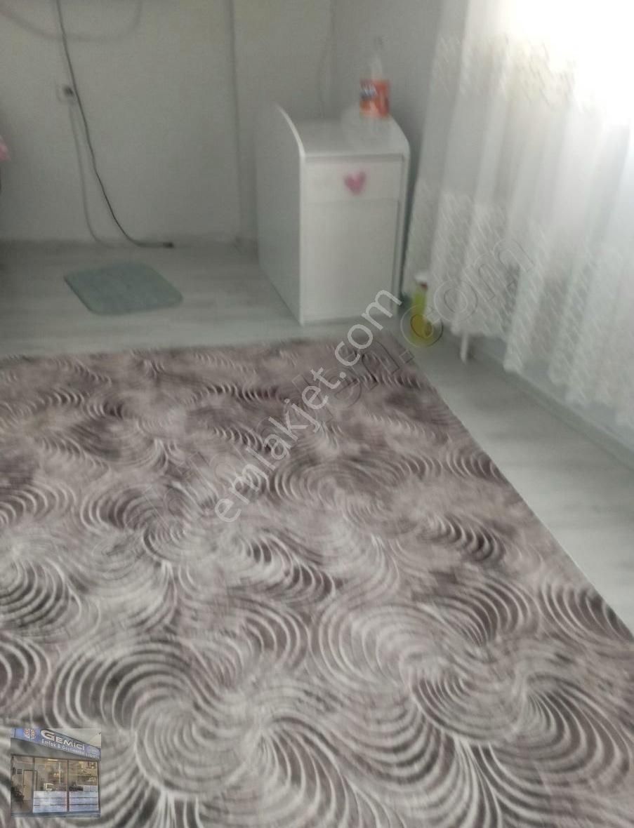 130 M² 2+1 Doğal Gaz Kapıda Zemin Kat 1.900.000