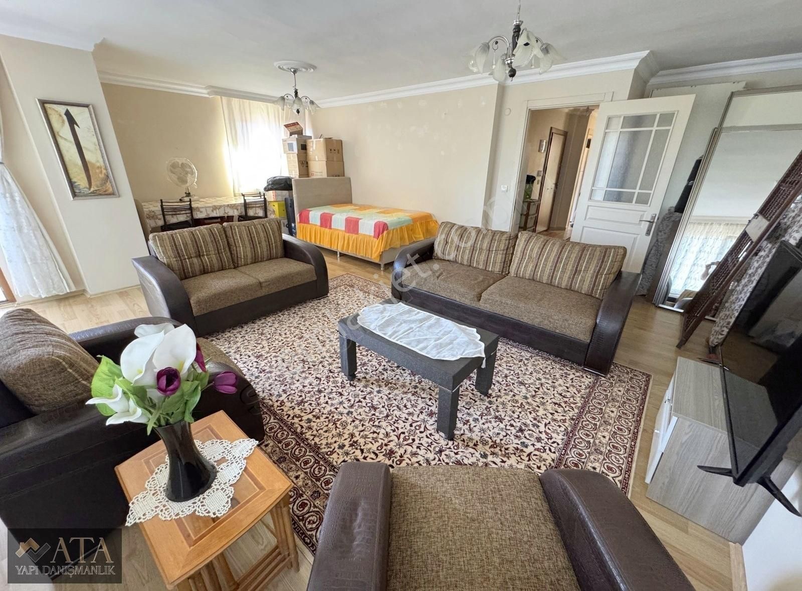 Ataşehir İçerenköyde Sakin Bir Sokakta İskanlı Geniş 2+1 Daire