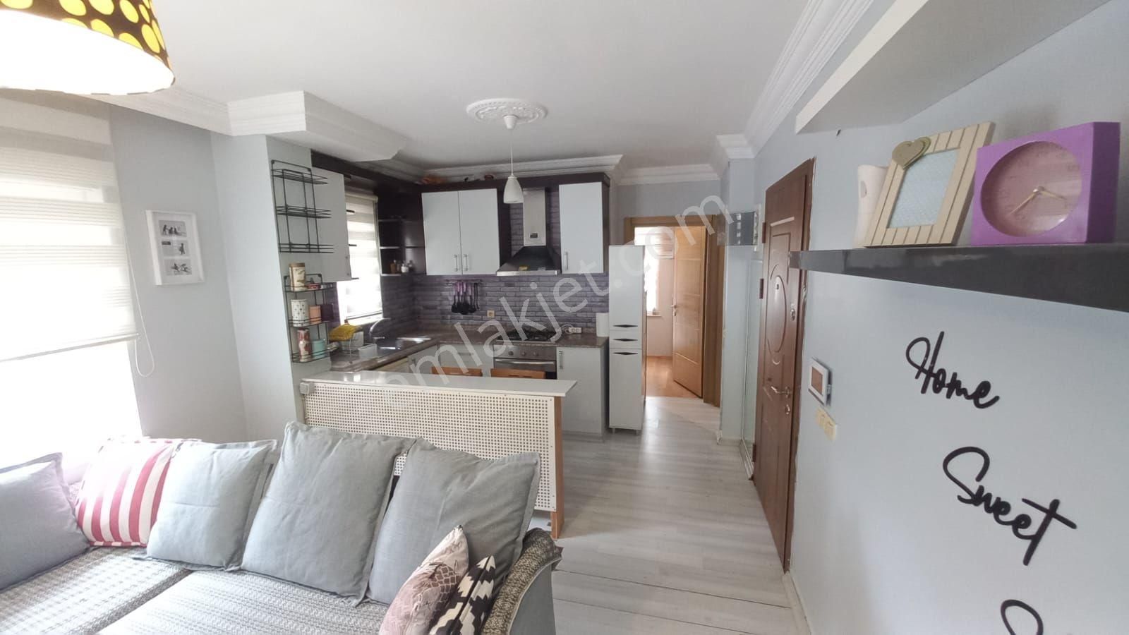 Konyaaltı Liman'da 2+1 Denize 400 Mt Muhteşem Konumda Eşyalı Yatırımlık Ters Dubleks Daire