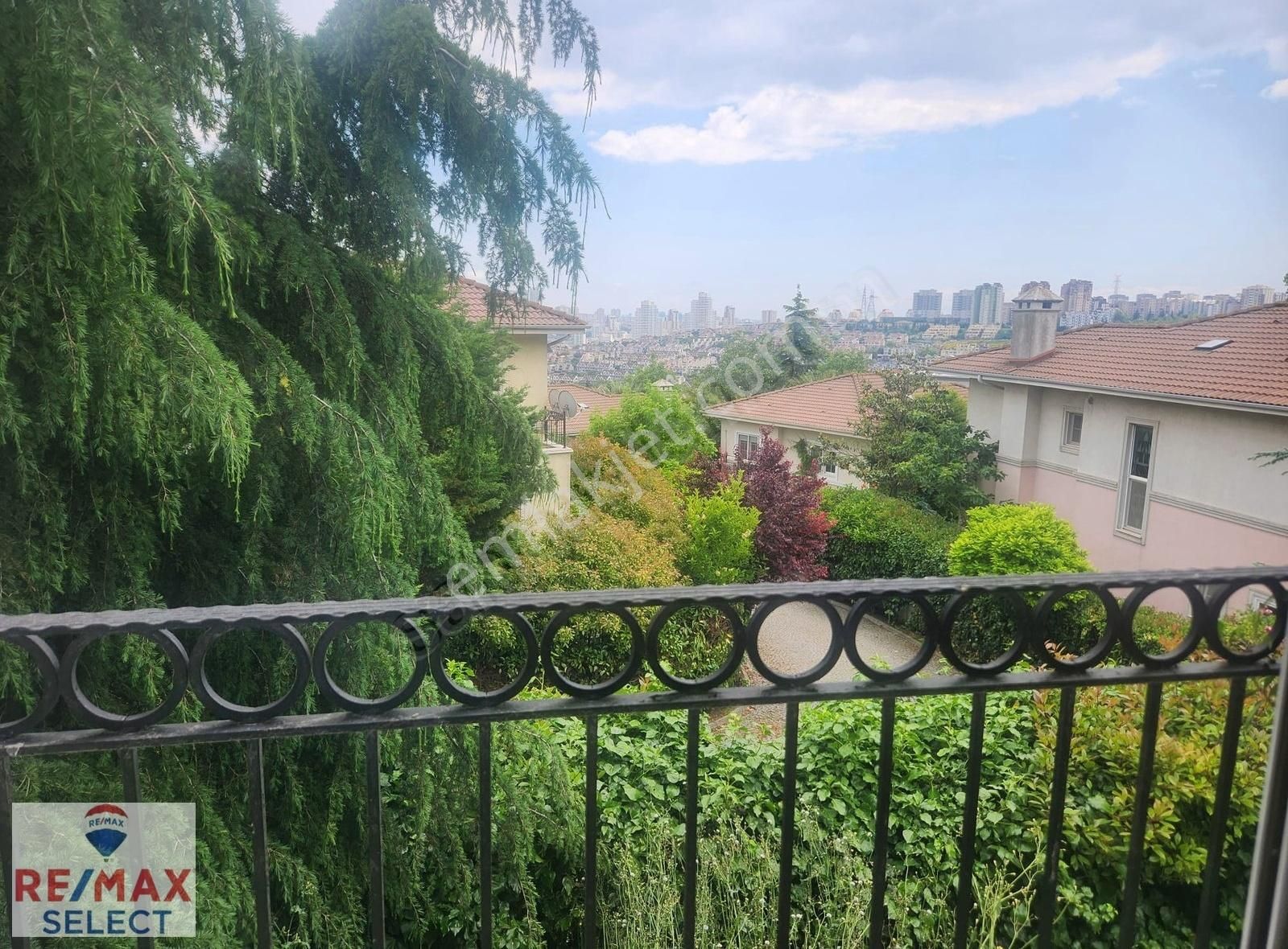 Butik Sitede 4+1 Büyük Bahçeli Satılık Müstakil Villa