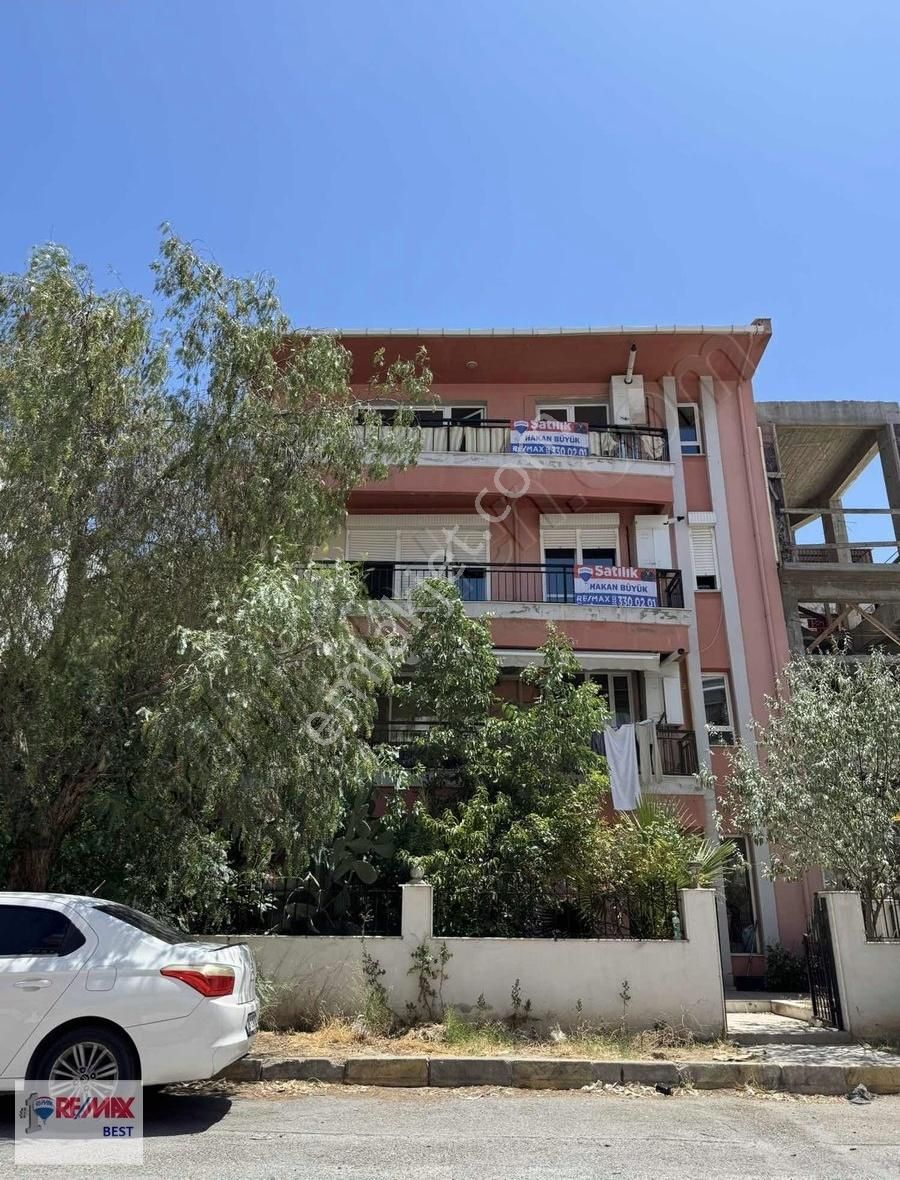 Hakan Büyük"ten Evka 2 Aydınlık Evler Mahallesi 3+1 Ara Kat Dair