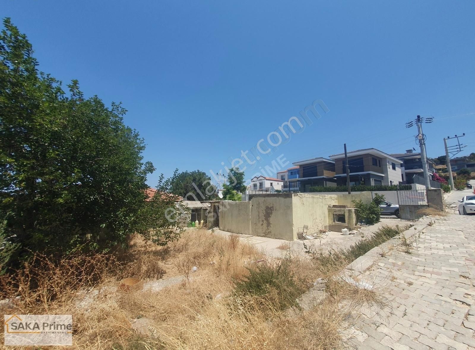 İzmir Çeşme'de 358 M² Villa İmarlı,değerli Konumda Satılık Arsa!