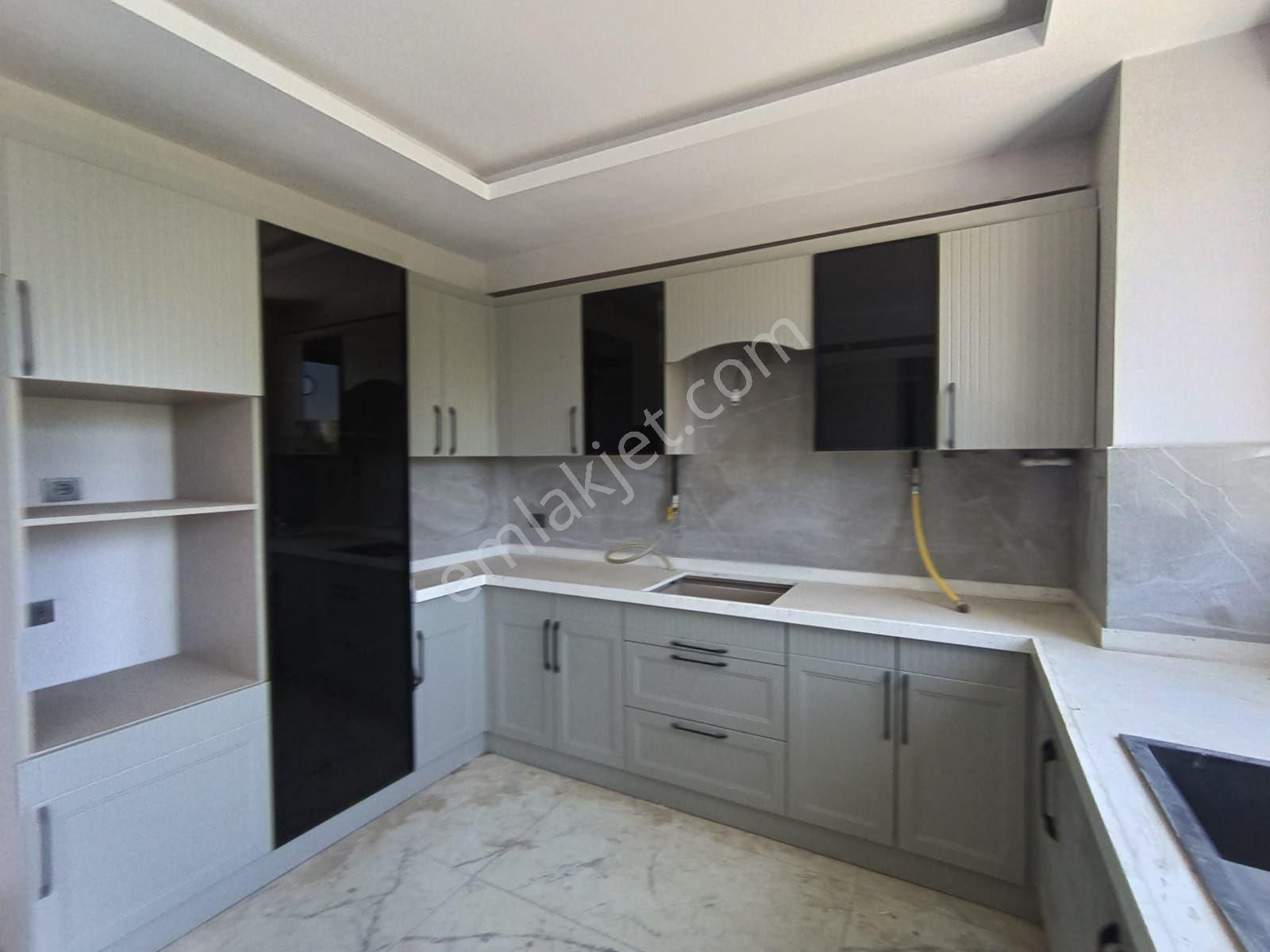 Kentmeydanı Cıvarı 3.5+1 Satılık Lüks Sıfır Daire
