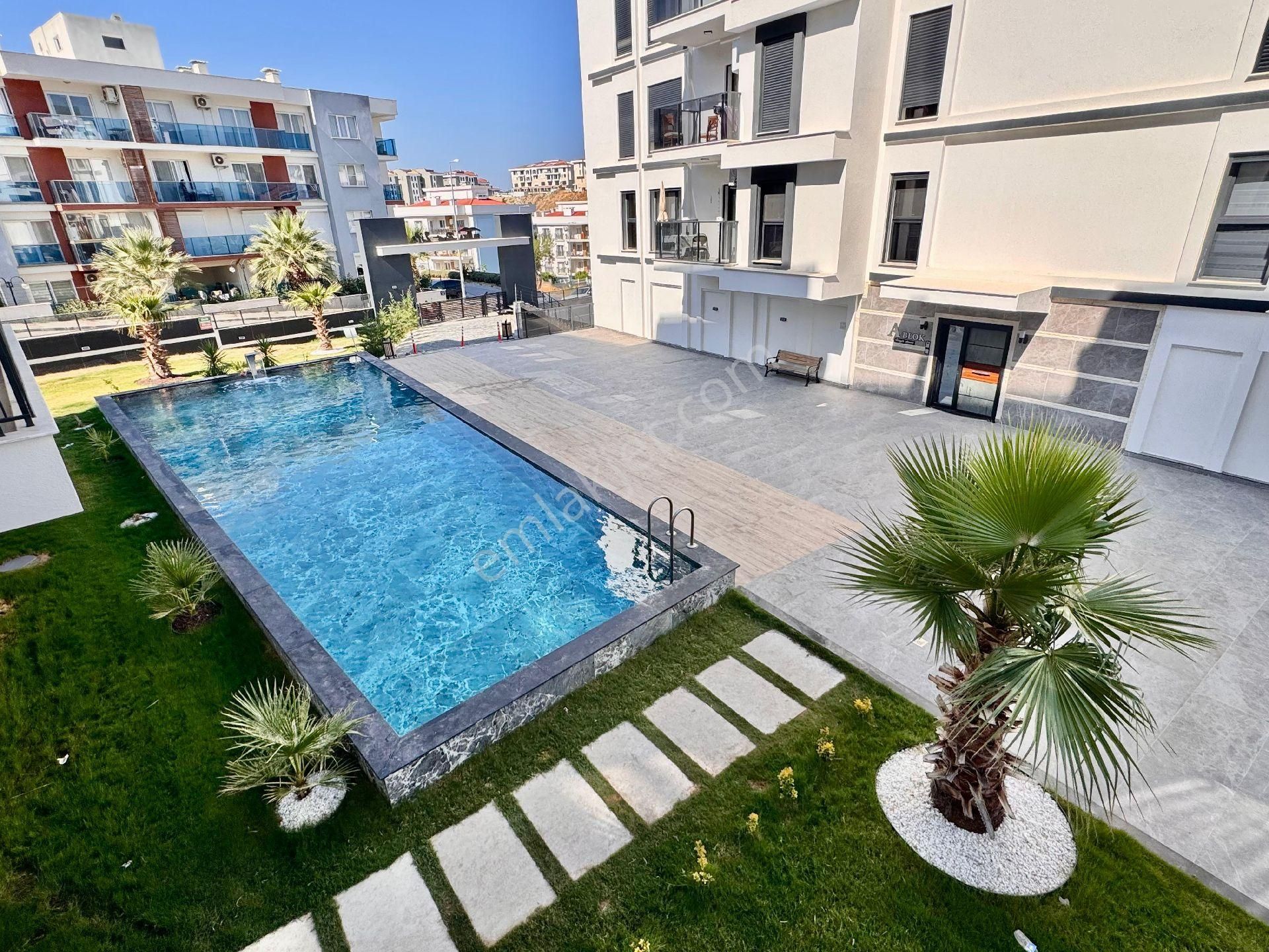 Kuşadası Havuzlu Sitede Sıfır 2+1 Daire
