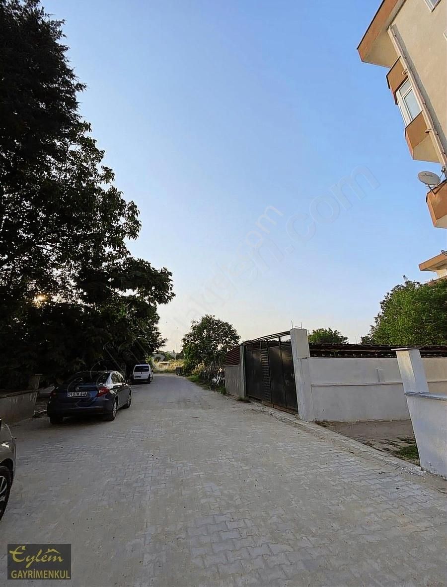 Eylem Gayrımenkul'den Altınova'da Zemin Katta 1+1 Kiralık Daire