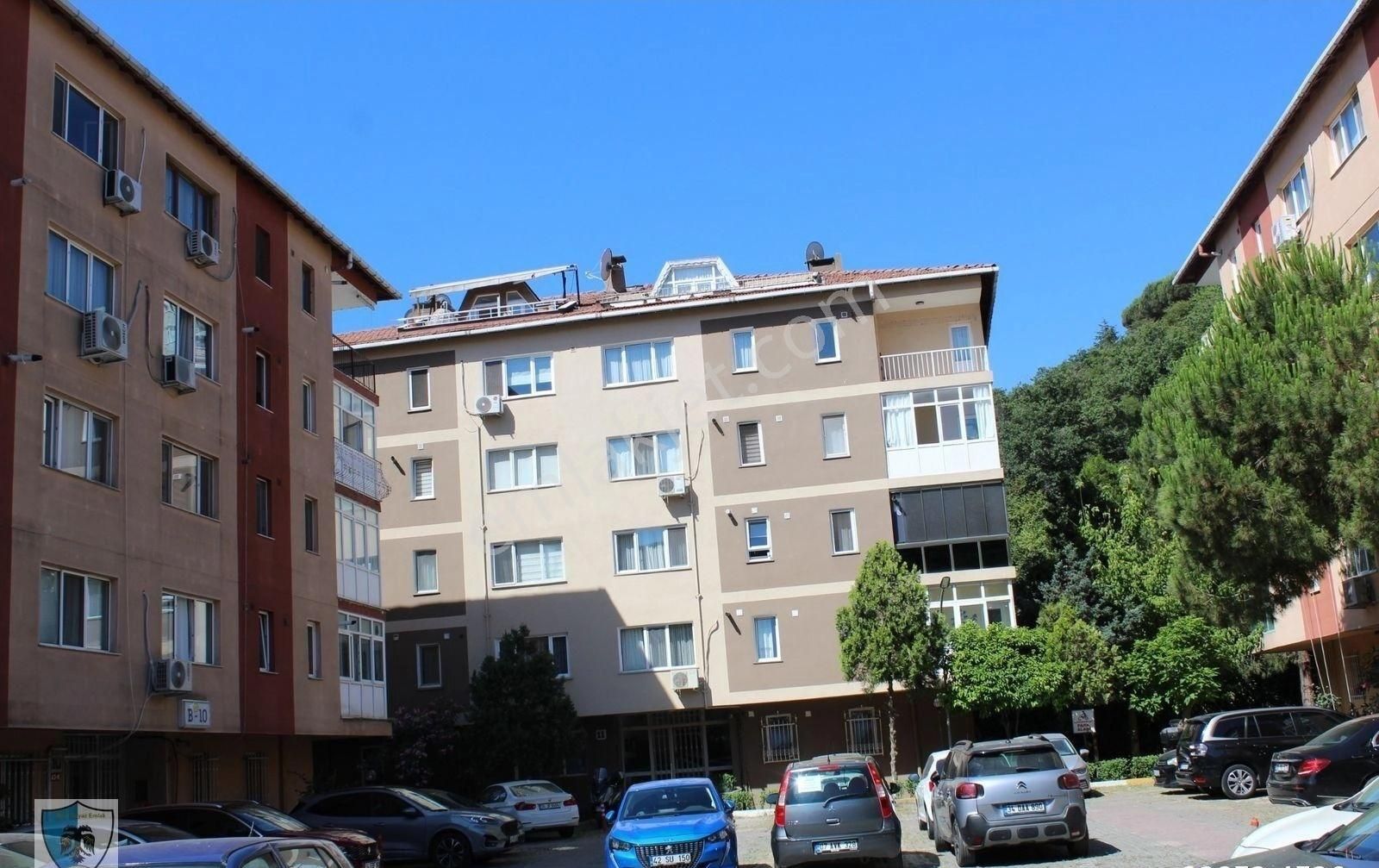 İstınye Boğaziçi Sitesinde 4+1 160 Metrekare Kiralık Çatı Dublexi