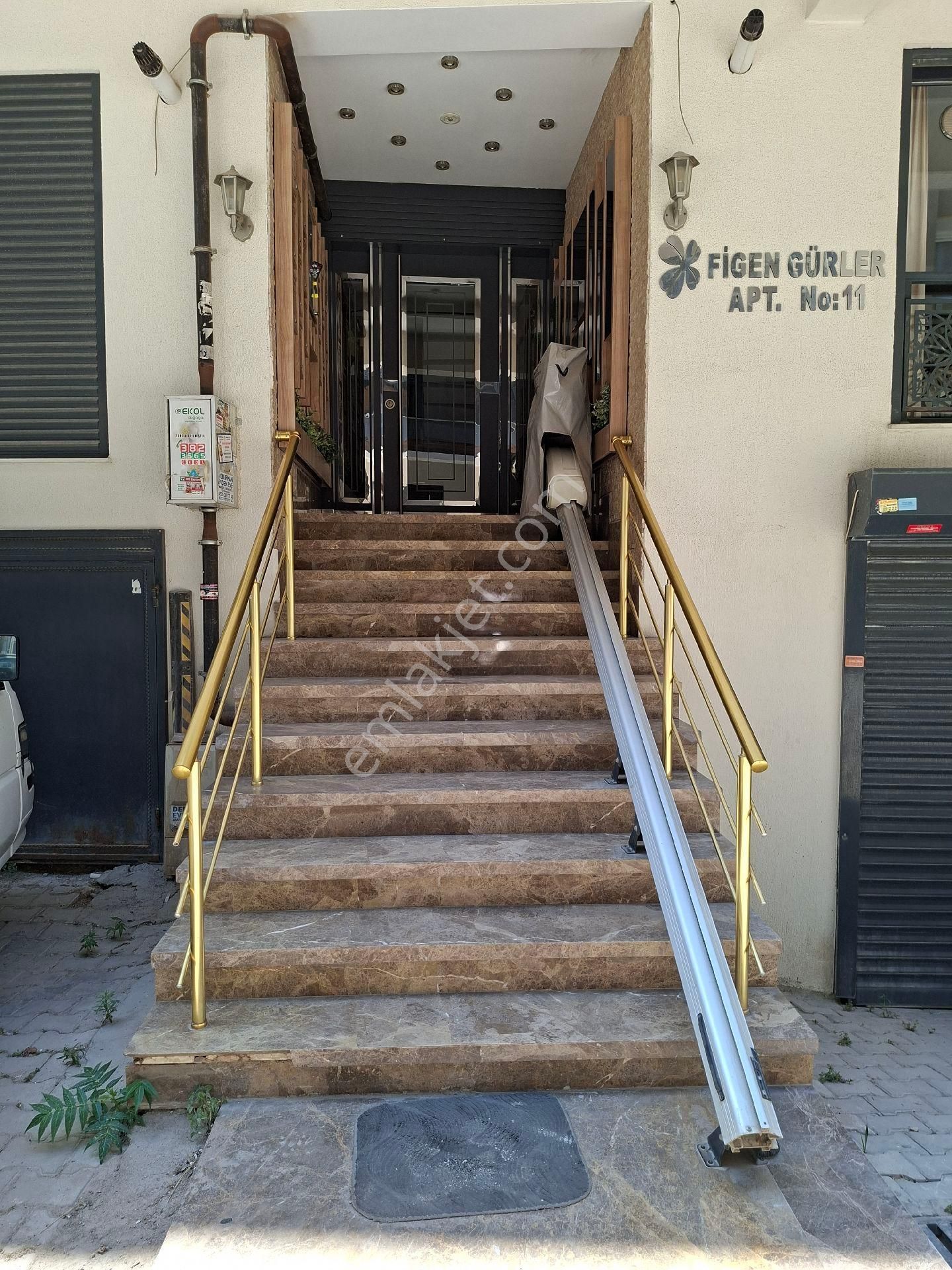 Kw Cobans'tan Karşıyaka Demirköprü İzban'a Yakın, Eşyalı, Full Donanımlı 1+1 Satılık Daire! - Görsel 29