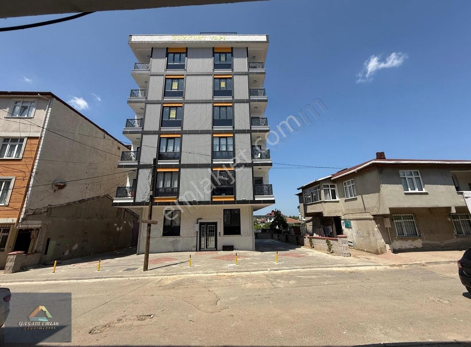 Yaşam'dan Hamideye Mahallesinde Satılık Geniş 2+1 Daire