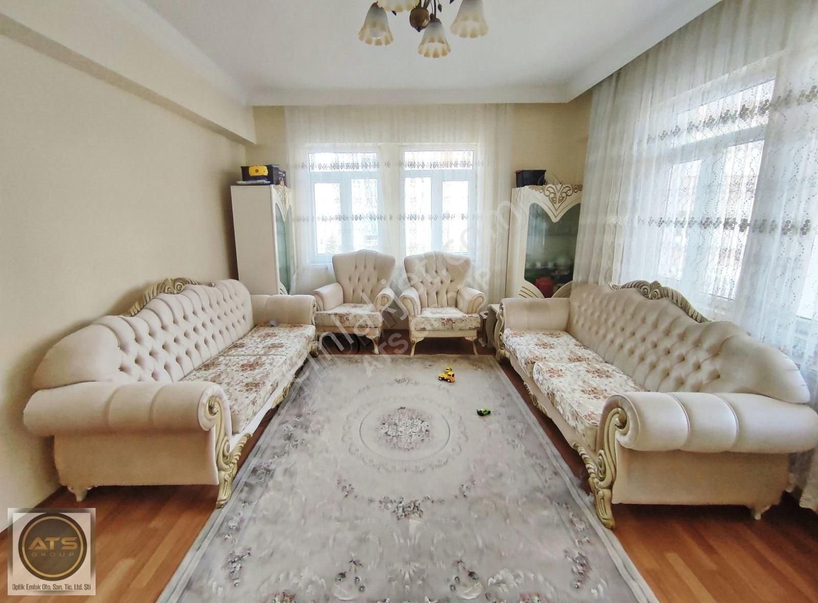 Ats'den Camikebir Mahallesinde Site İçinde Geniş 3+1 Daire