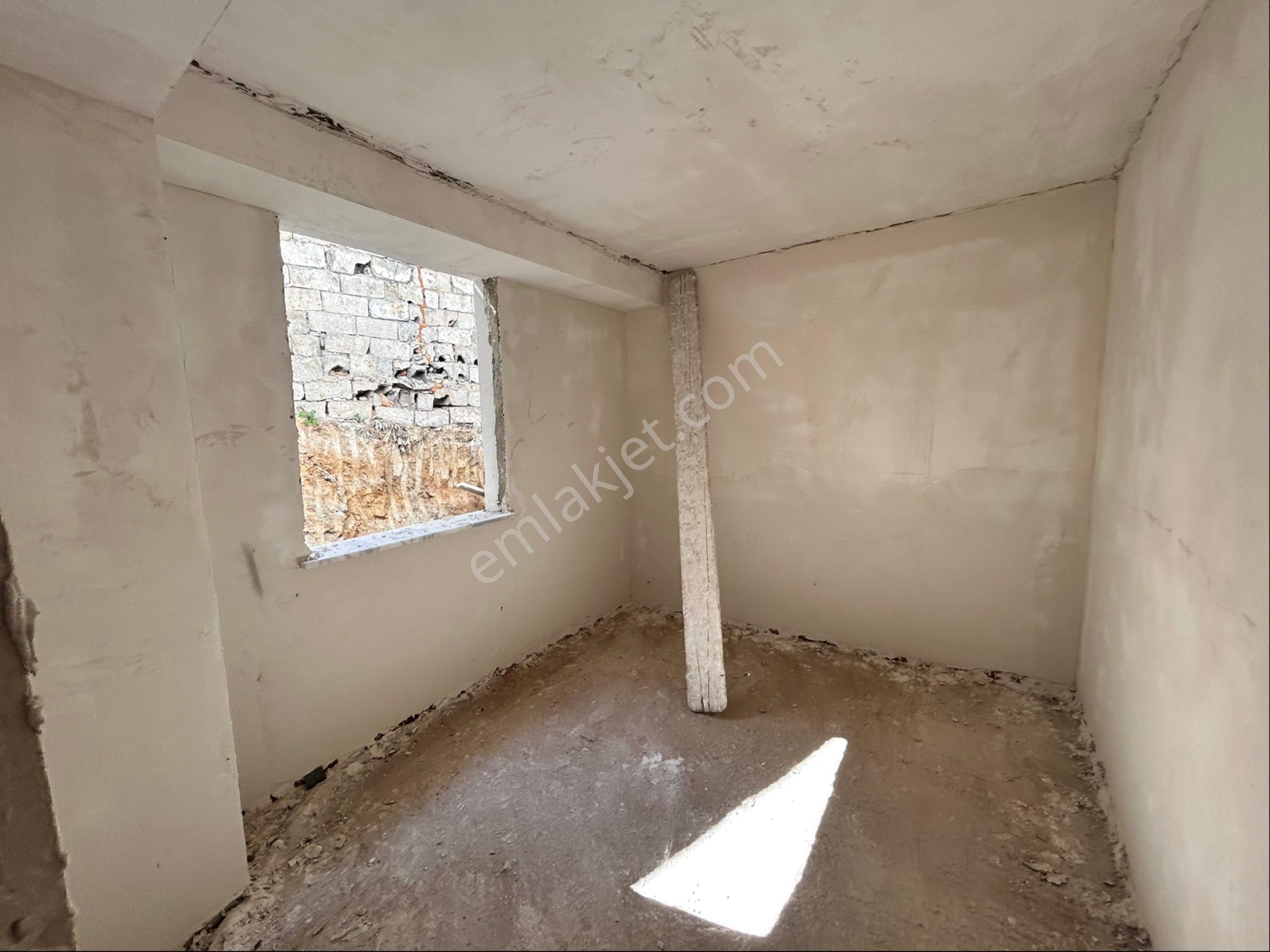 Kağıthane Harmantepe Satılık 2+1 Bahçe Katı Daire