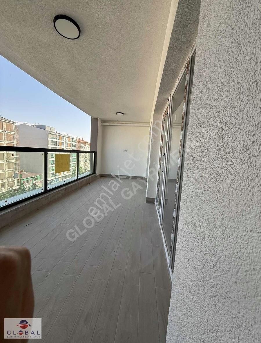Global Emlaktan Harika Konumda Satılık 2.5+1 Oda Geniş Daire - Görsel 18