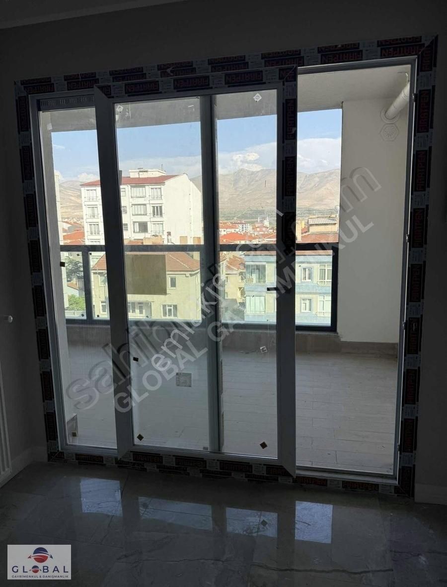 Global Emlaktan Harika Konumda Satılık 2.5+1 Oda Geniş Daire - Görsel 22