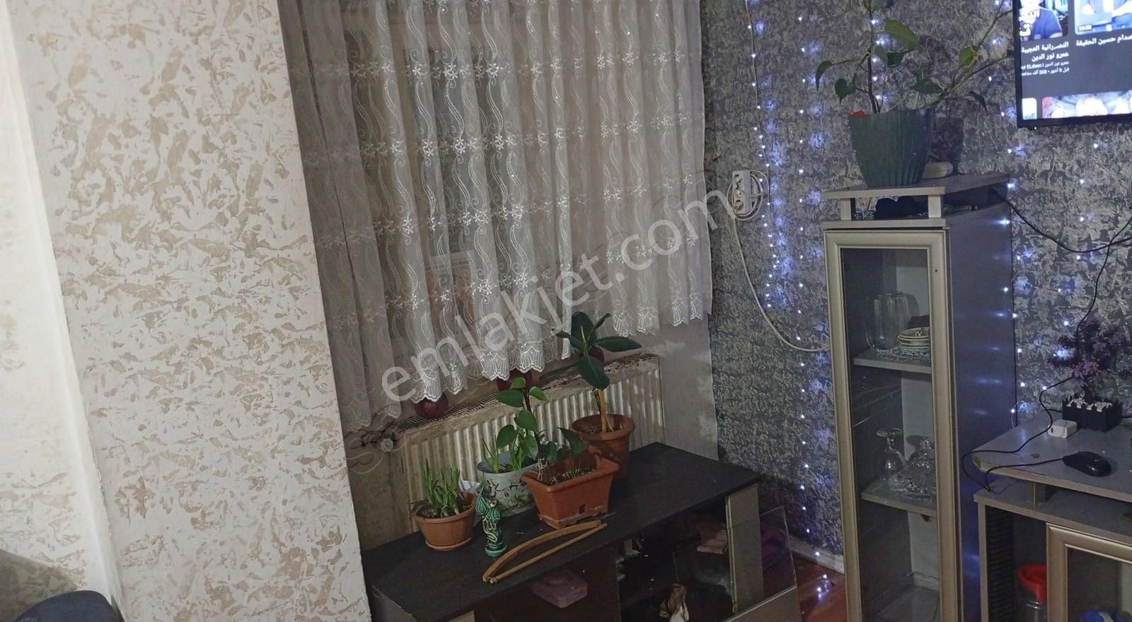 Bağcılar Yıldıztepe Mahallesinde 2+1 Satılık Bahçekatı Daire