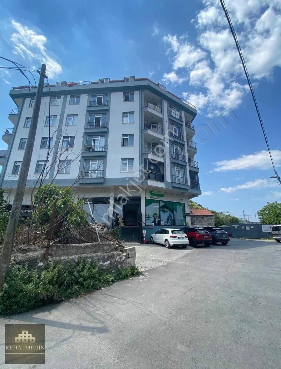 Cevizli Mah.minibüs Yolunun Dibinde Fırsat 5+2 Dubleks Daire