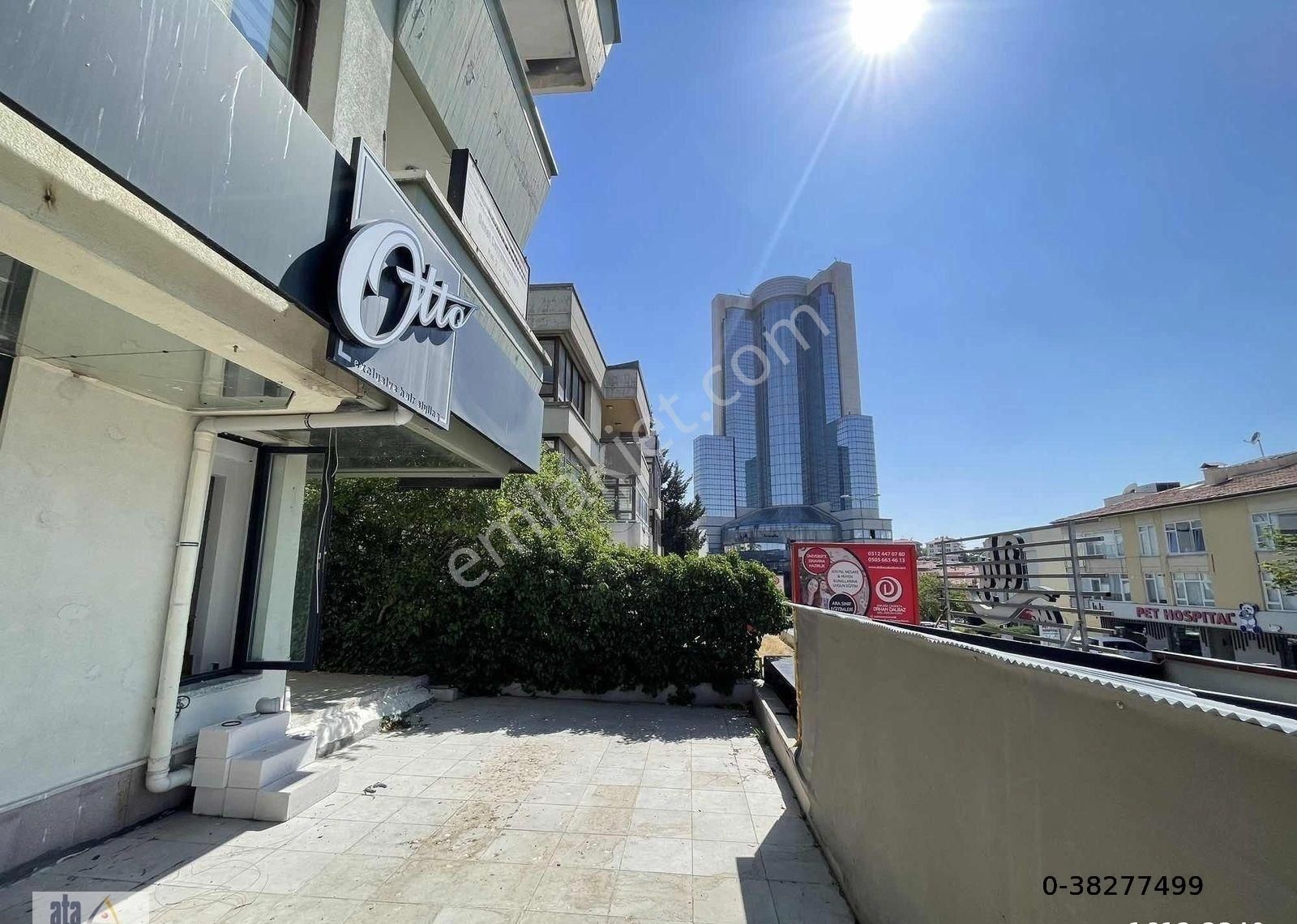 Uğurmumcu Caddesinde 3+1 Teraslı Kombili