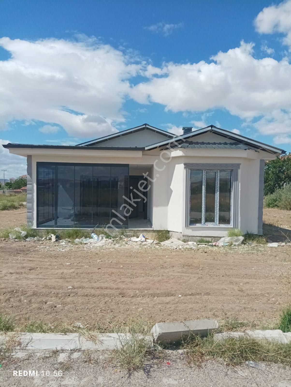 Altmışevler Mahallesi’nde Satılık Bahçeli Ev