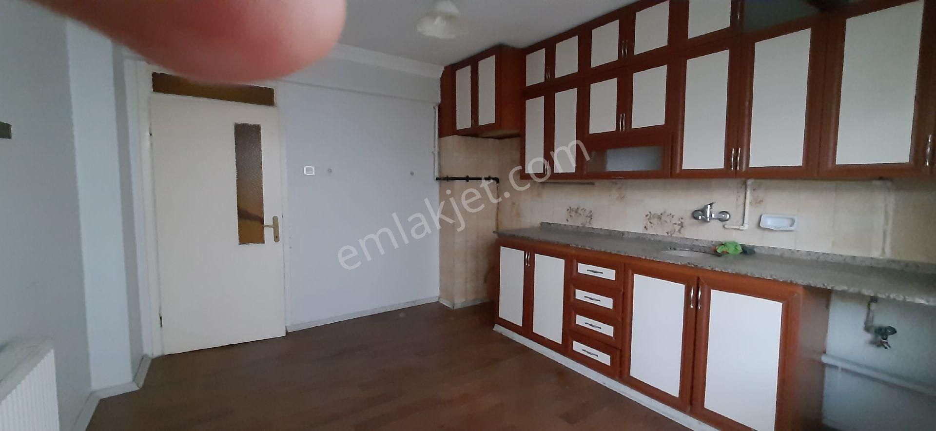 Manisa Akhisar Ulucami Mah. Medikana Has. Yakını Kiralık 3+1 Daire 14.000tl