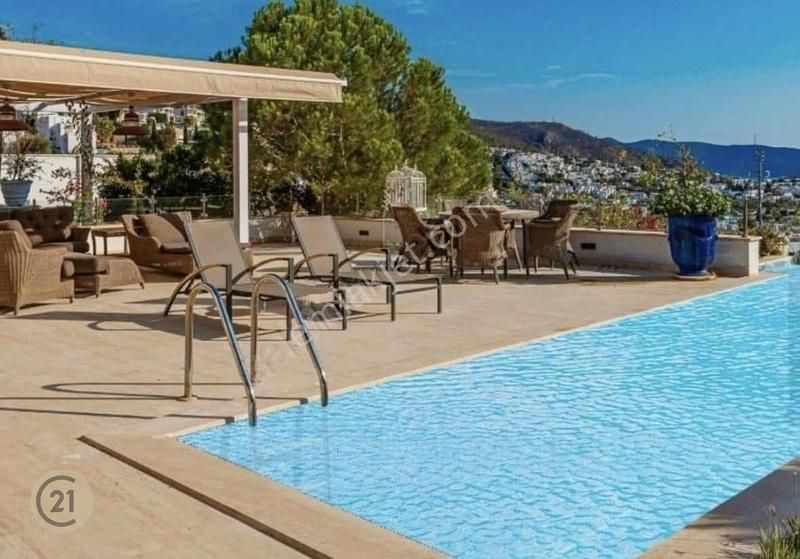 Century21 Point'den Kale Ve Deniz Manzaralı Müstakil Villa