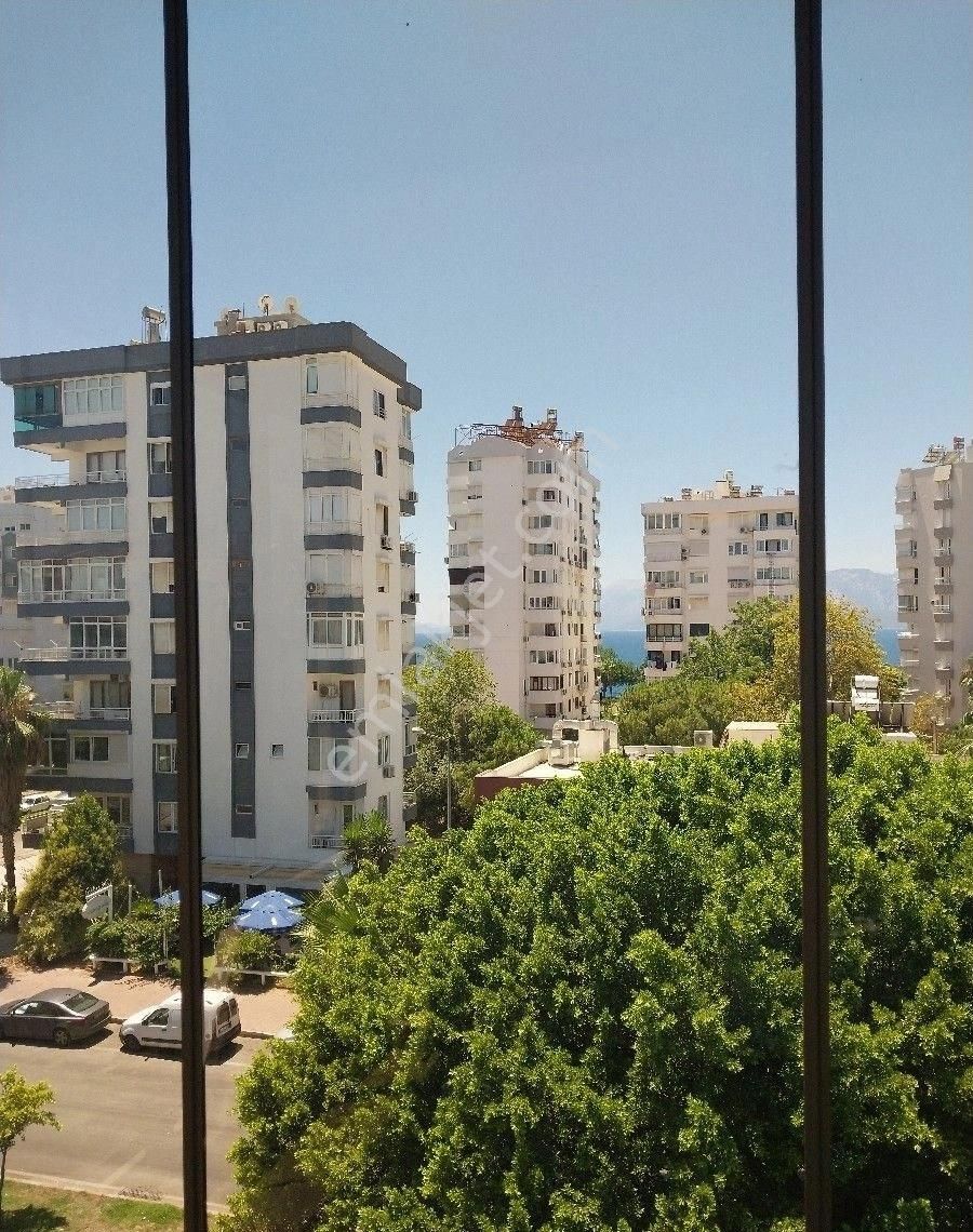Satılık 4+1 200 M2 Süper Lüks Daire
