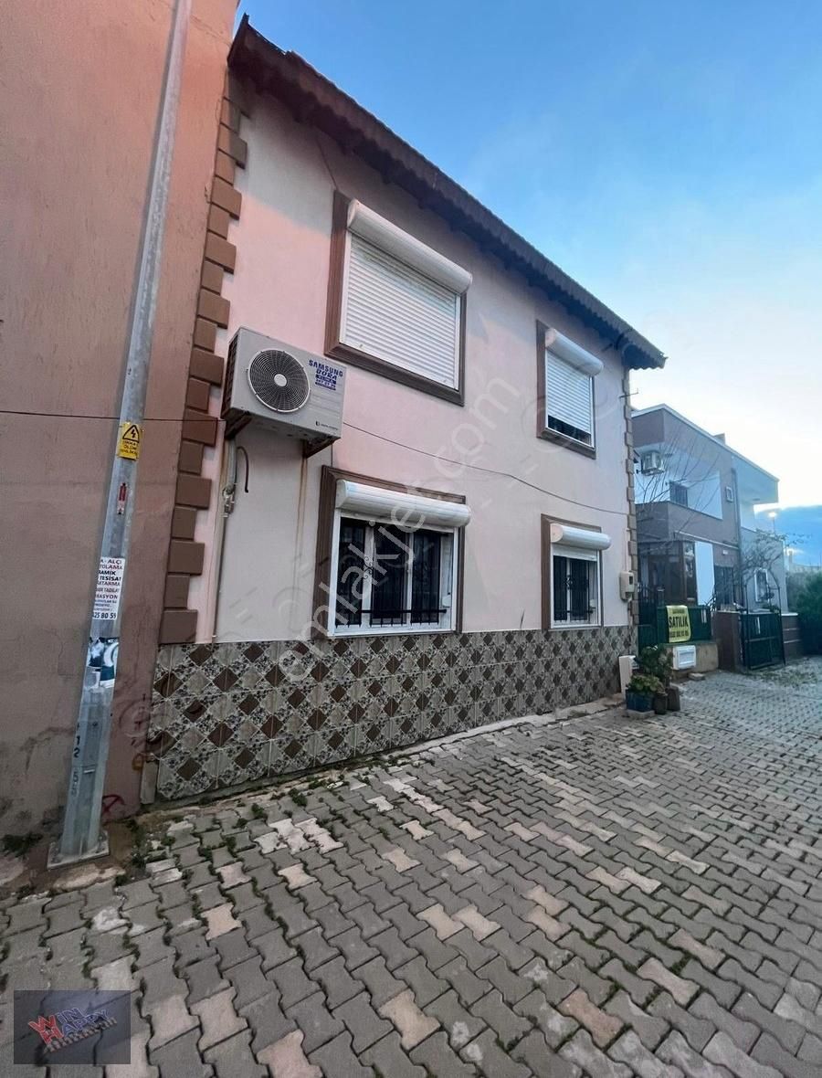 Zeytinalanı'nda Bahçeli Yaşam! 3+1 Müstakil Satılık Villa !