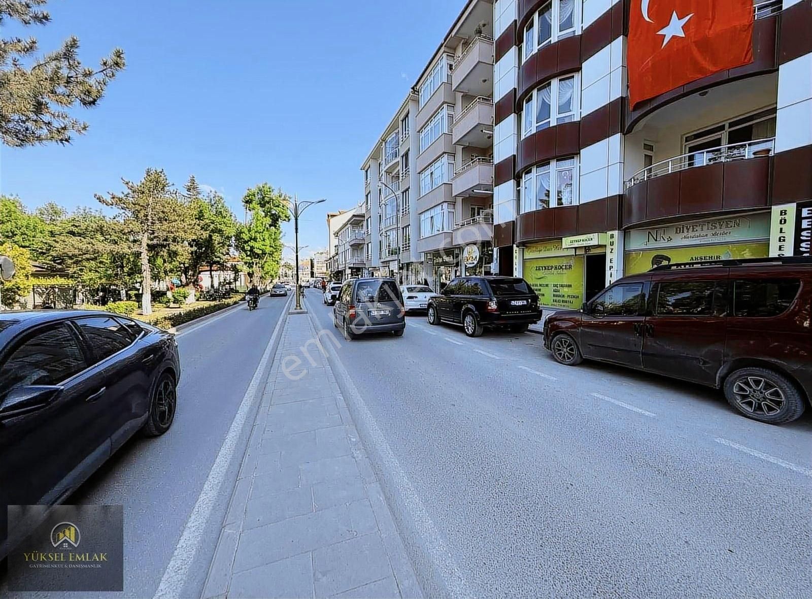 Yüksel Emlaktan Satılık Dairee Çarşı Göbeğinde Emsalsizz