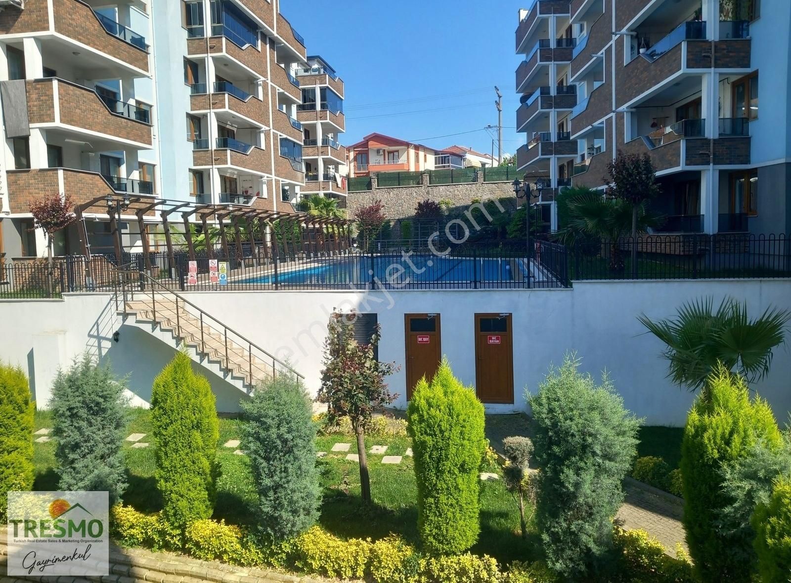 Gölcük Olkar Safir Sitesinde Çok Özel 4+1 Geniş Ara Kat Daire