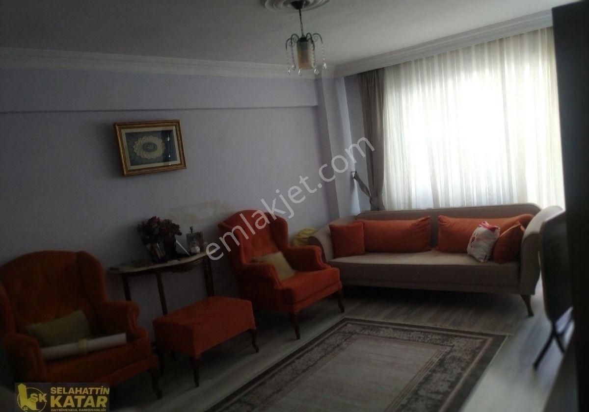 Emirsultanda.2+1.85m.5.kat.kombili Daire