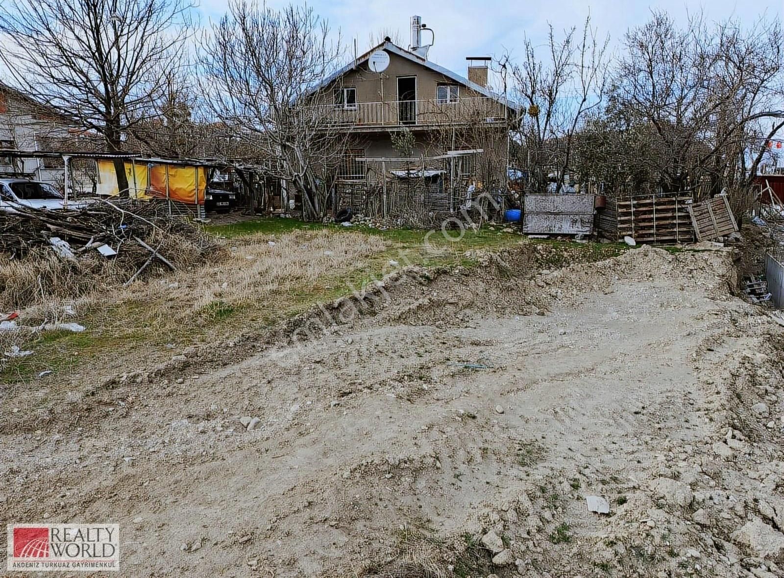 Vatan Mahallesin'de 404 M2 Satılık Arsa