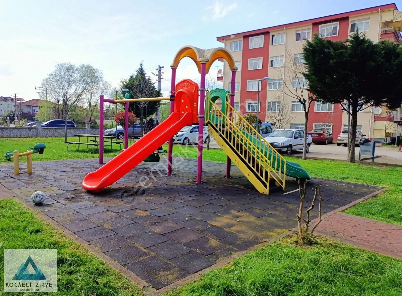 Başiskele Seymen Sahilde Çok Merkezi Konumda 2+1 Kiralık Daire