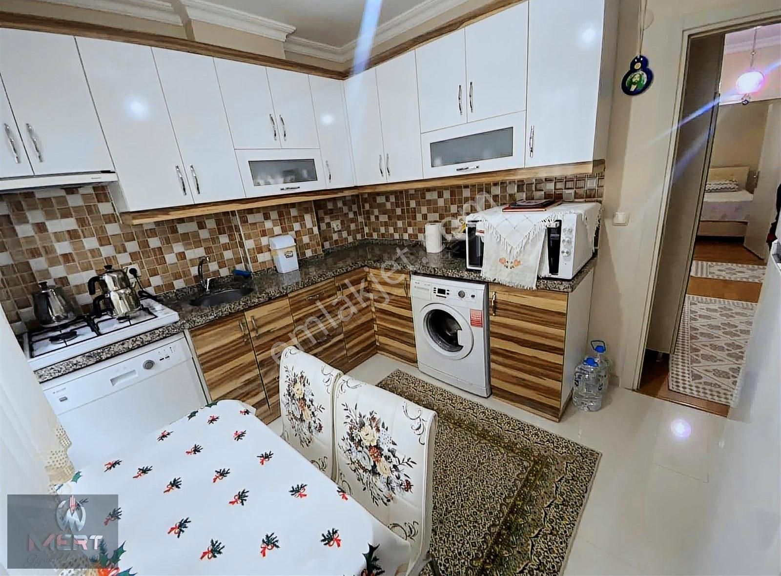 Meclis Mah. Metronun Yanı Başında 2+1 Ara Kat Daire İskanlı