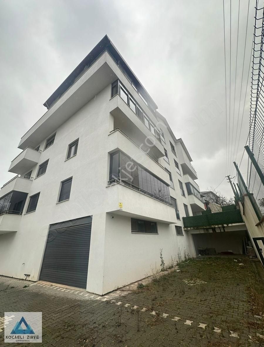 Acil Acil Villa Konseptinde 150 Metrekare Acil Satılık Arakat