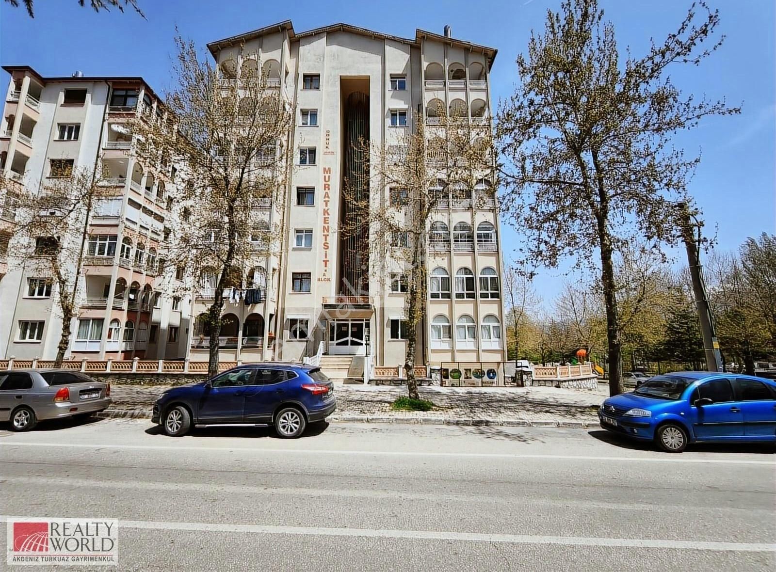 Halıkent'te Satılık 3+1 Daire