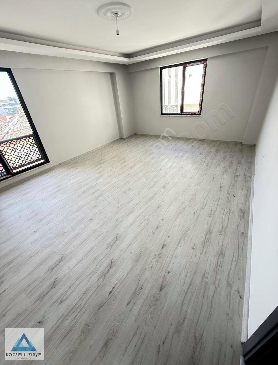 Merkezi Konumda Asansörlü Ferah 3+1 Satılık Dubleks Daire - Görsel 2