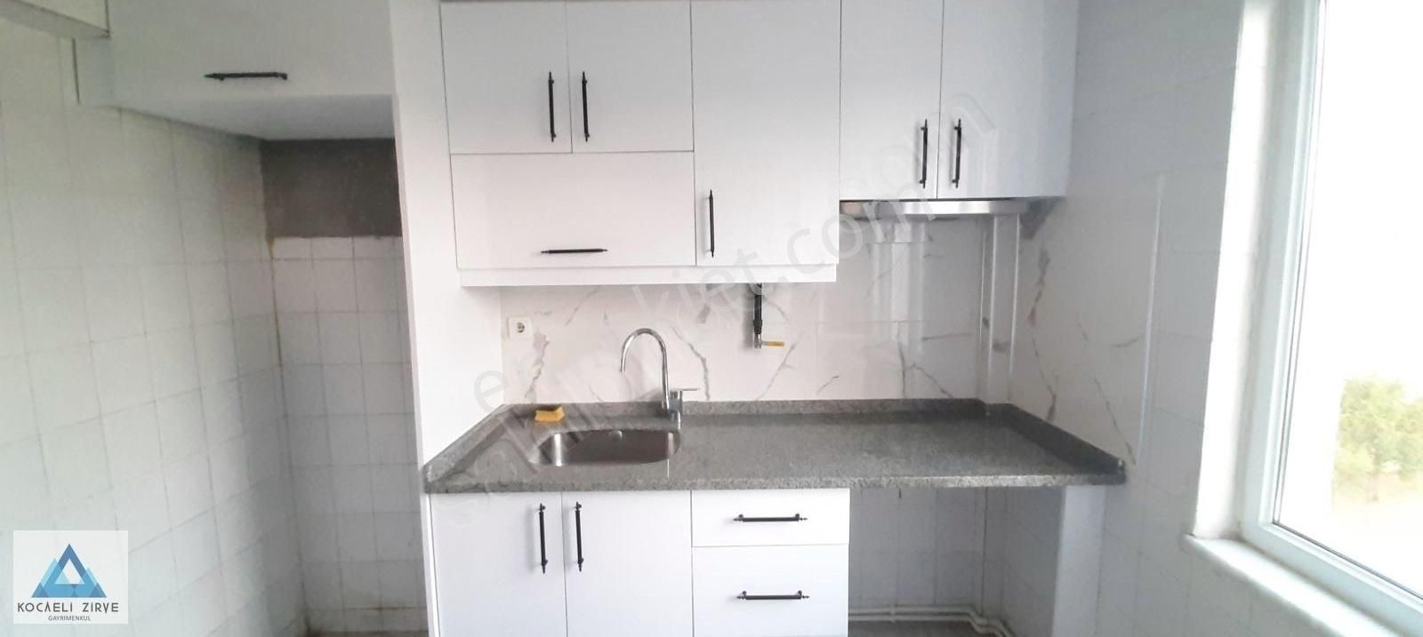 Yenikent Merkezde Arakat İçi Yapılı Ferah 2+1 Kiralık Daire