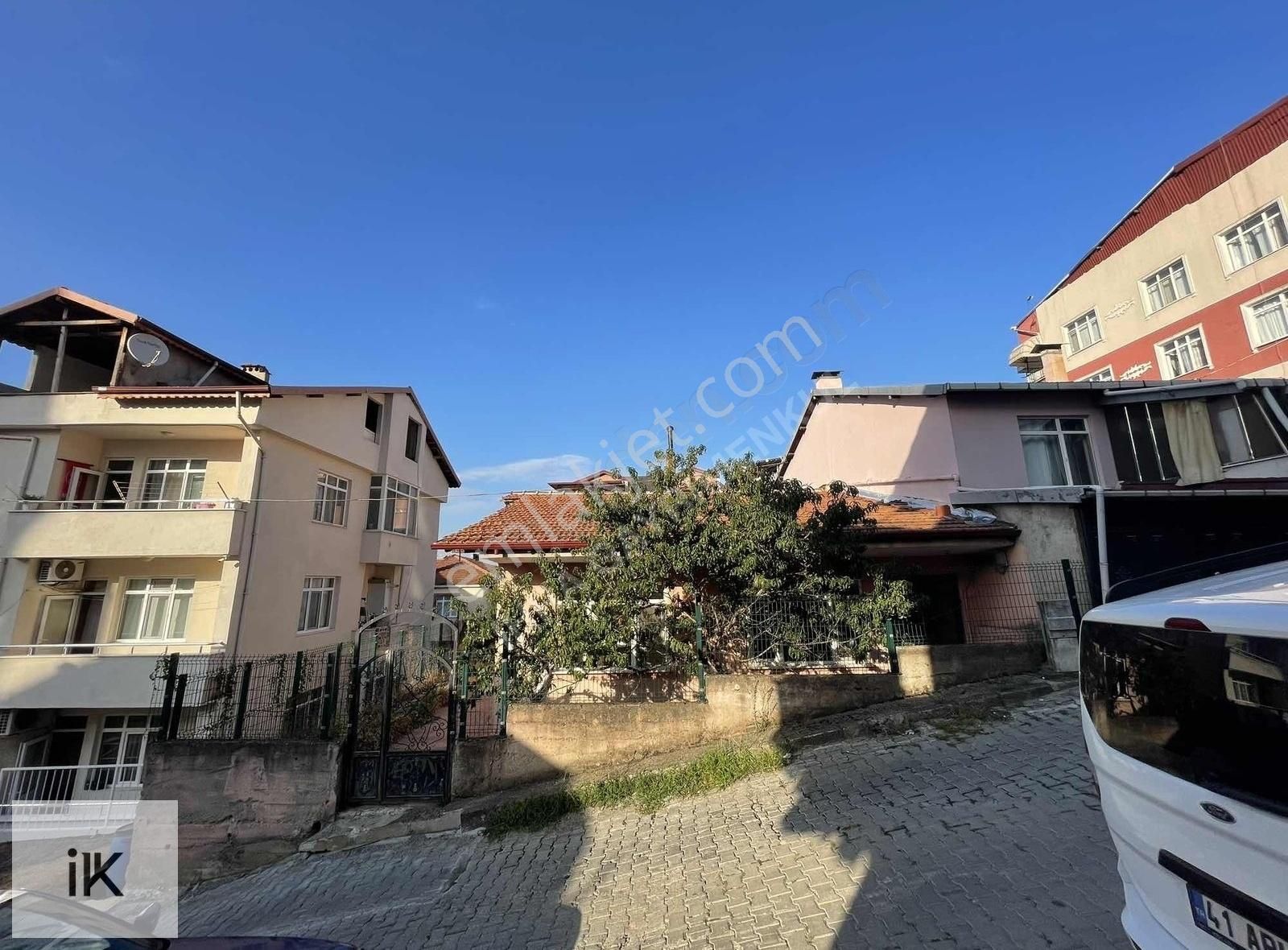 İhra'dan Gölcük Donanma'da 250 M2 Arsa İçinde Müstakil Ev