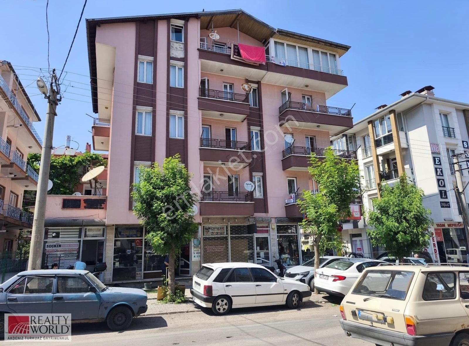 Çarşı Merkezde 3+1 Satılık Daire
