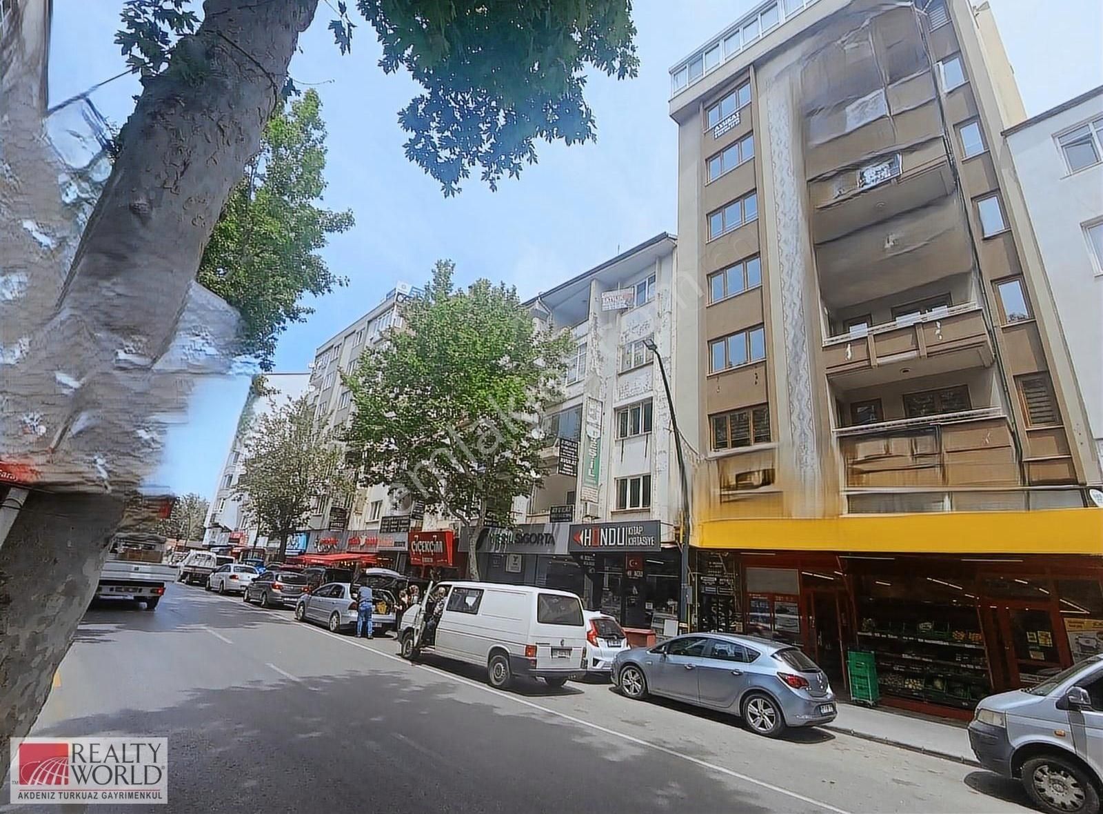 6 Mart Atatürk Caddesi'nde 2+1 Satılık Daire