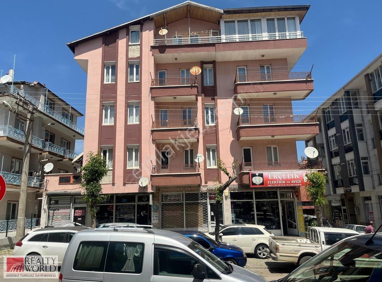 Çarşı Merkezde Avm Karşısında 3+1 Satılık Daire