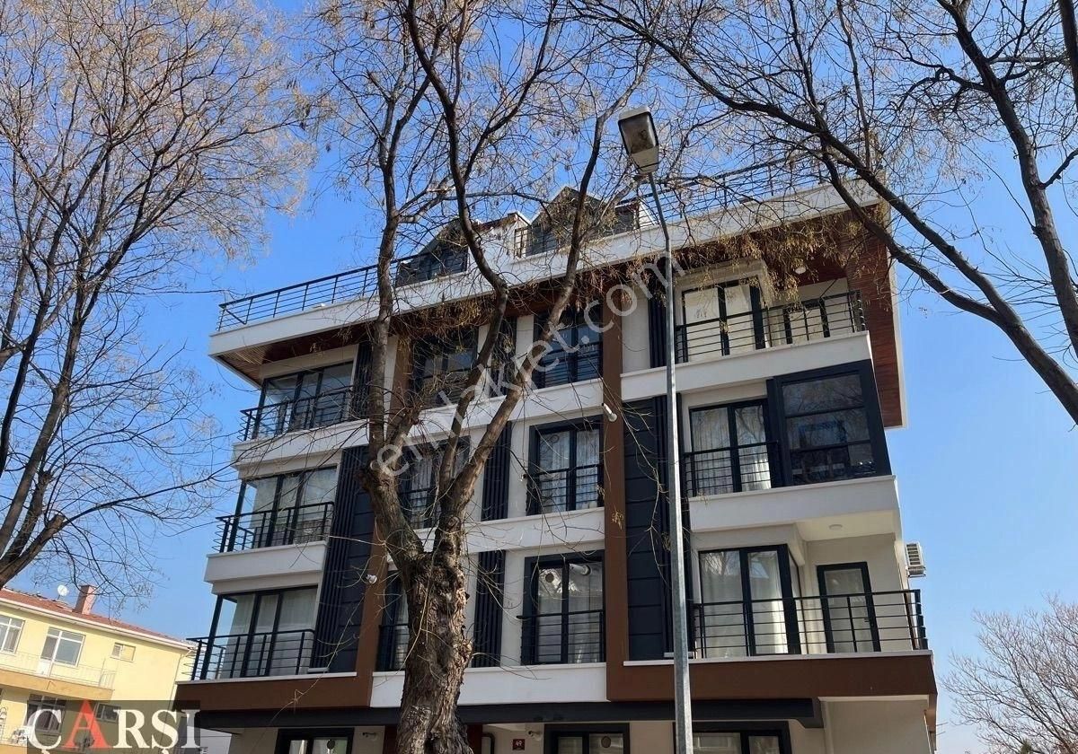Çarşı"dan Köşe Parselde Ara Kat Güney-batı Ön Cephe Metro Yakını
