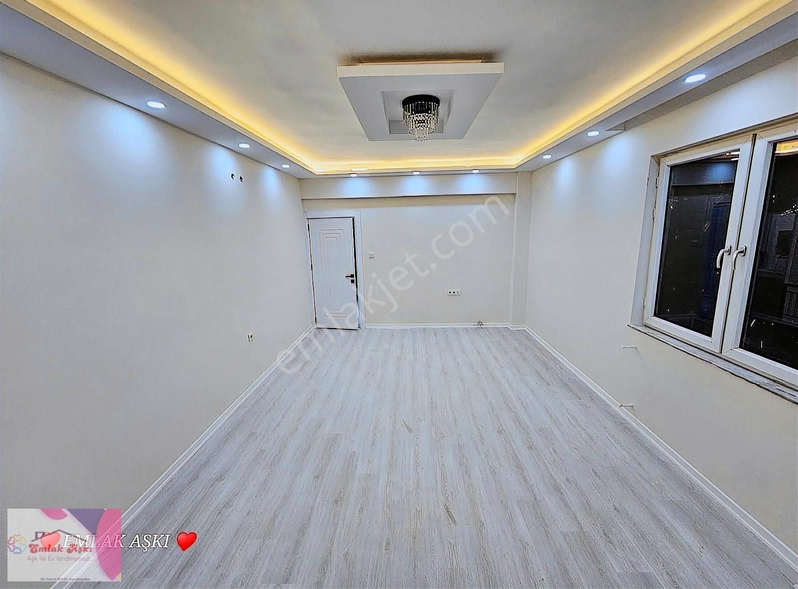 Ulusun Güzeli Satışta Lüx Katta Yol Cepheli Acil Satılık