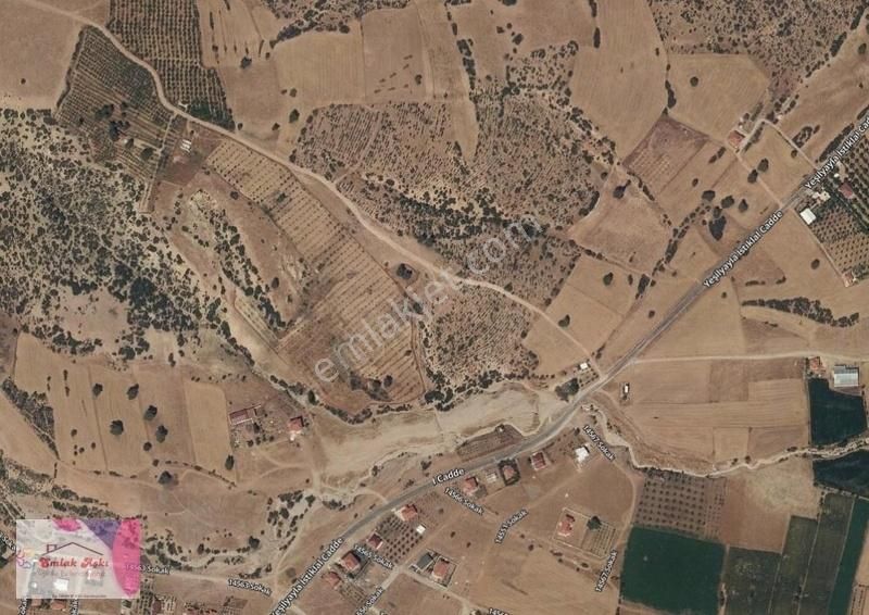 2.400 M2 Köy İçi Yakını Tarla