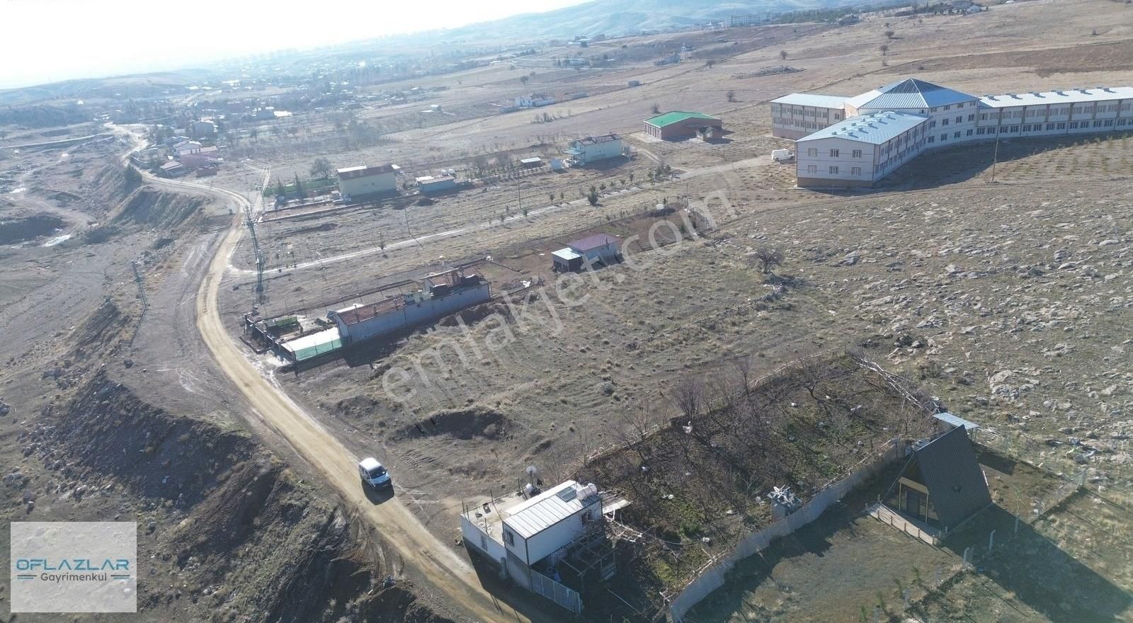 Oflazlar'dan Çayırbağında Huzur Evi Yanında 872m² Bahçe...