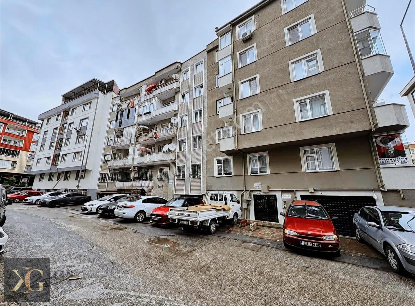 Pruvadan İhsaniye'de Merkezi Konumda 3+1 Eşyasız Kiralık Daire