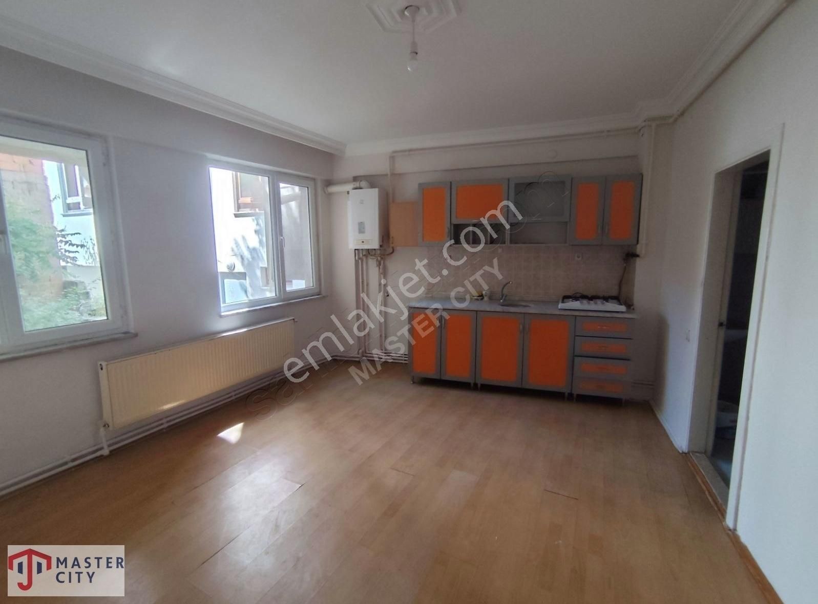 Kırmızıtoprak Mahallesinde Satılık 1+1