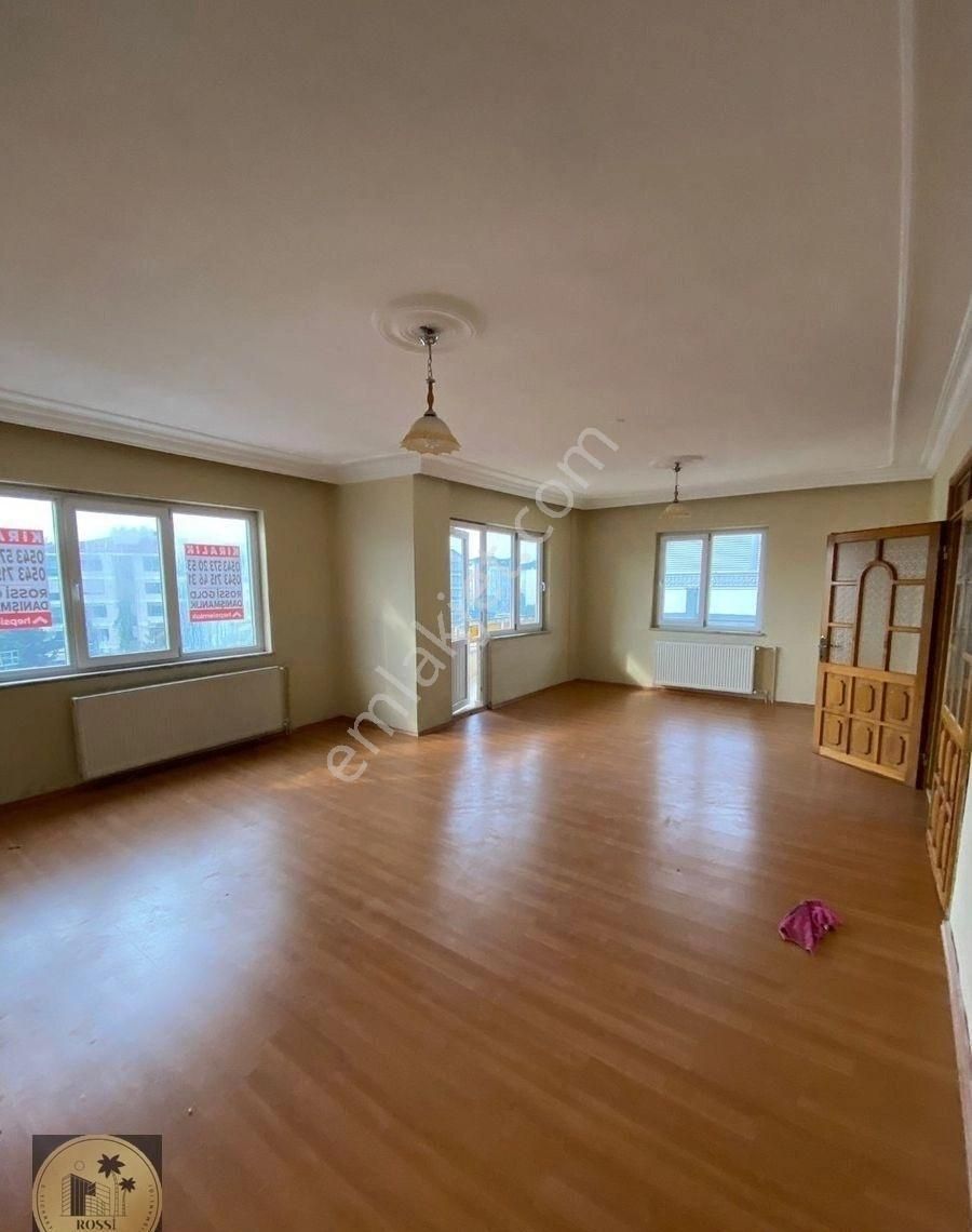 Siteler Mahallesinde Foruma 1 Dakika Yürüme Mesafesinde Önü Açık 3+1 Kiralık Daire