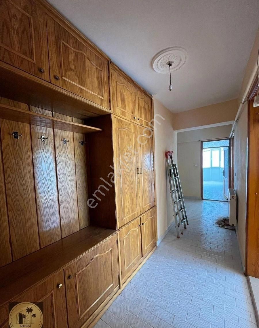 İstiklal Mahallesinde 3+1 170m2 Kiralık Daire