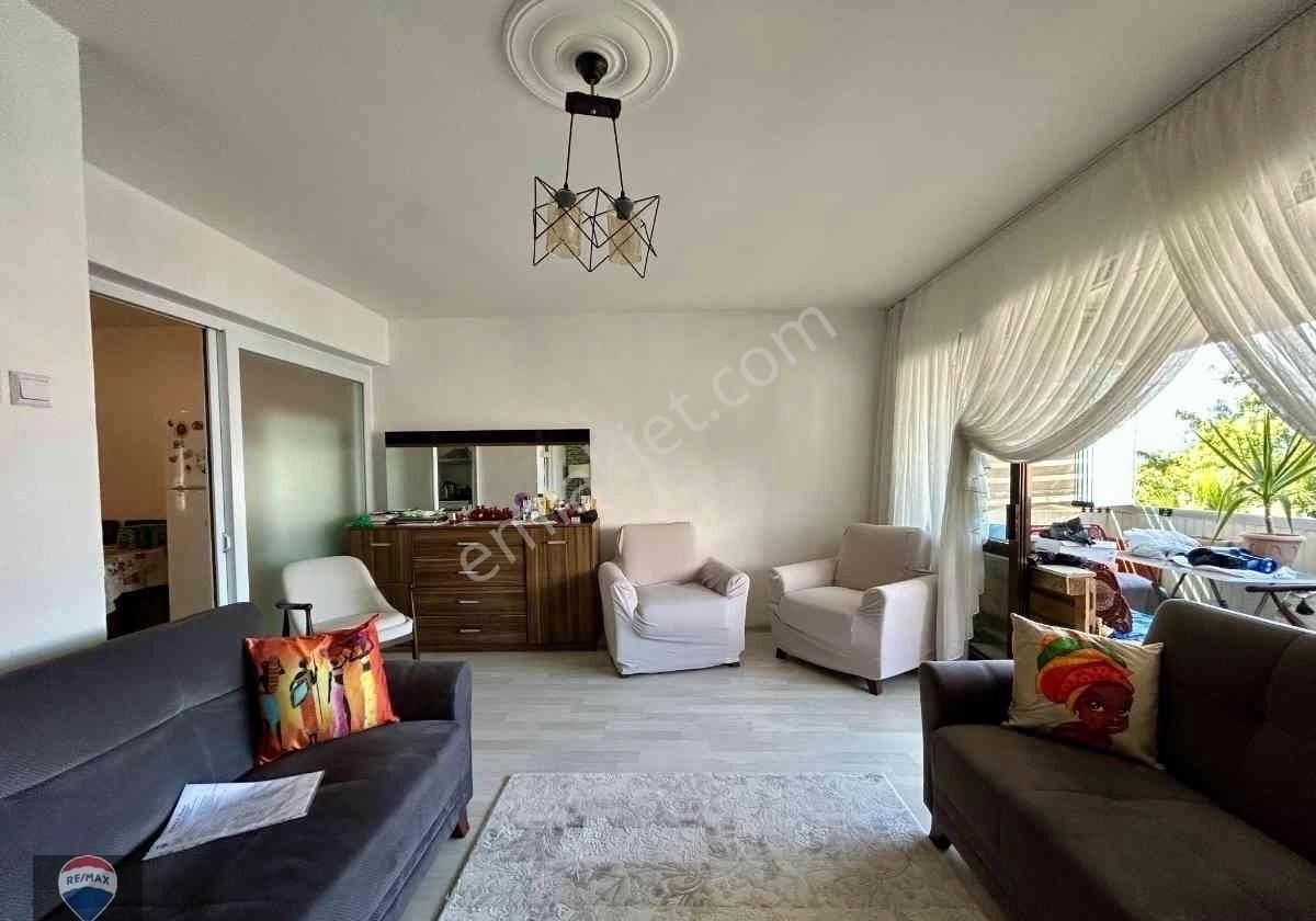 Kuşadası İkiçeşmelik Mah. Zeybek Sit 2+1 Satılık Daire
