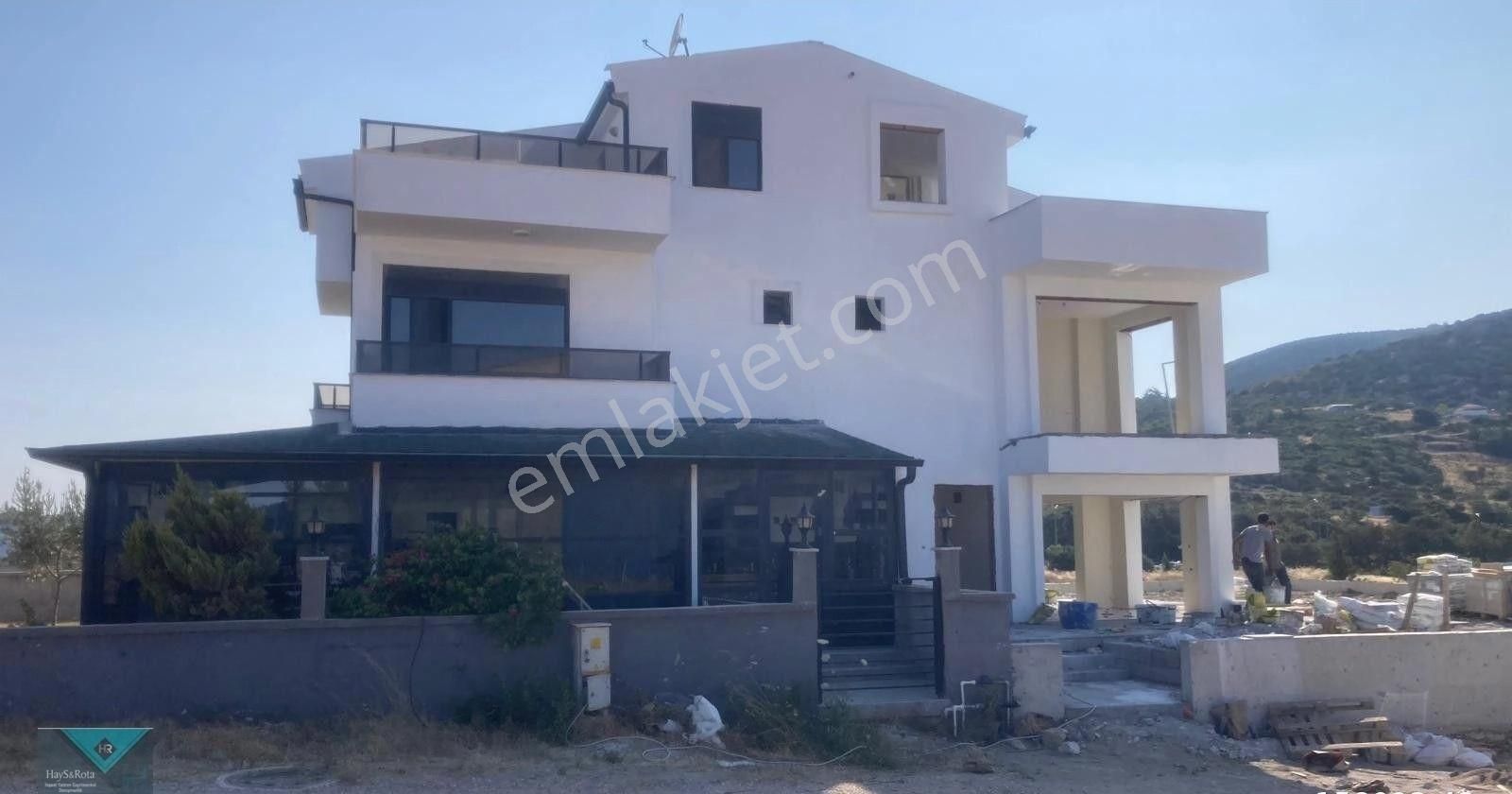 İzmir Karaburun İlçesinde Deniz Ve Doğa Manzaralı Satılık Villa !!!